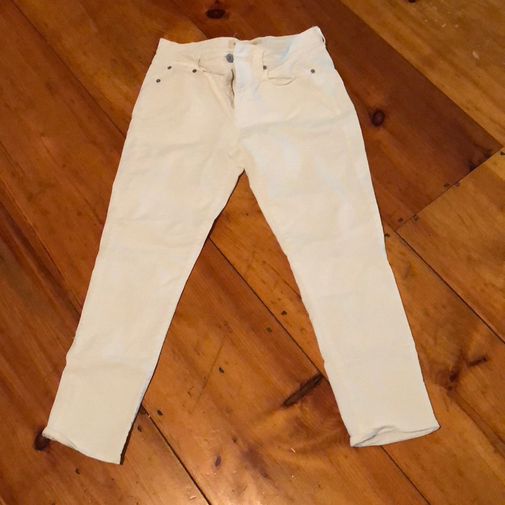GAP Mid Rise Best Girlfriend White Jeans. Size 27